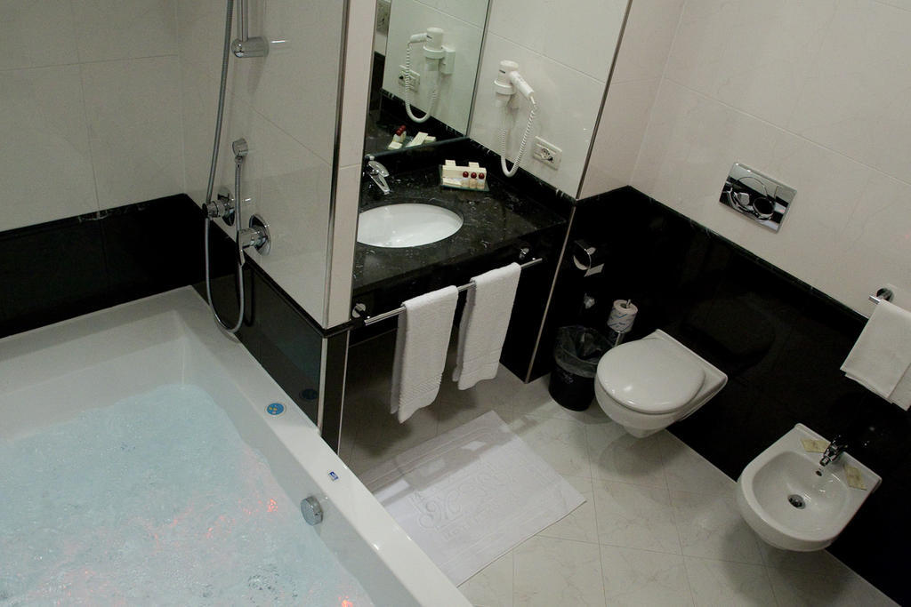 Hotel Maxim Anzola dell'Emilia Bilik gambar